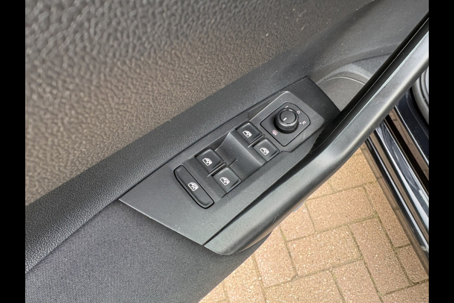 Volkswagen Polo 1.0 TSi 95pk Comfortline 5-drs. CAMERA/NAVI/CARPLAY/ADAPT.CRUISE/15INCH