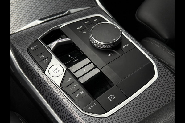 BMW 3 Serie Touring 330e M SPORT LCI | DRIVING PROFF. | TREKHAAK | CAMERA | LEDER |