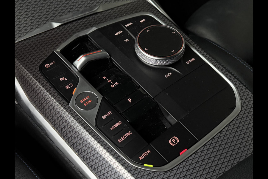 BMW 3 Serie Touring 330e M SPORT PRO LCI | M STOELEN | MEMORY SEATS | PANORAMA | 360 CAMERA | 19 INCH LM VELGEN |