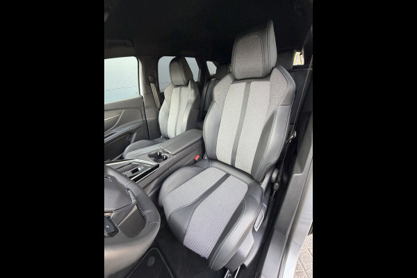 Peugeot 3008 225pk HYbrid Allure Pack (Camera - Keyless Entry - LED - 19"- Adaptieve Cruise Controle - Automatische Airco - Navigatie)