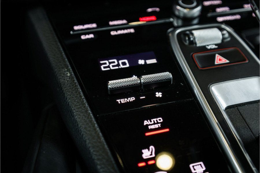 Porsche Cayenne Coupé 3.0 E-Hybrid - Sport Chrono + | Panorama | Stoelverwarming | Camera