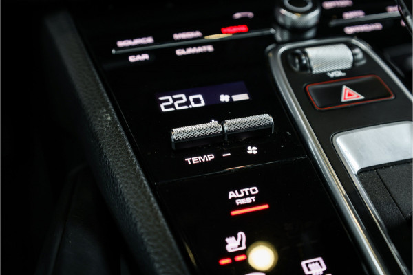 Porsche Cayenne Coupé 3.0 E-Hybrid - Sport Chrono + | Panorama | Stoelverwarming | Camera