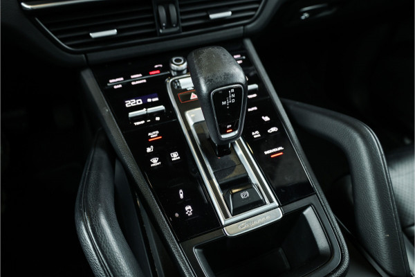 Porsche Cayenne Coupé 3.0 E-Hybrid - Sport Chrono + | Panorama | Stoelverwarming | Camera