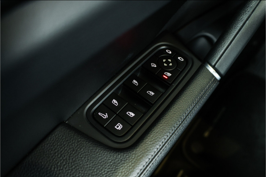 Porsche Cayenne Coupé 3.0 E-Hybrid - Sport Chrono + | Panorama | Stoelverwarming | Camera