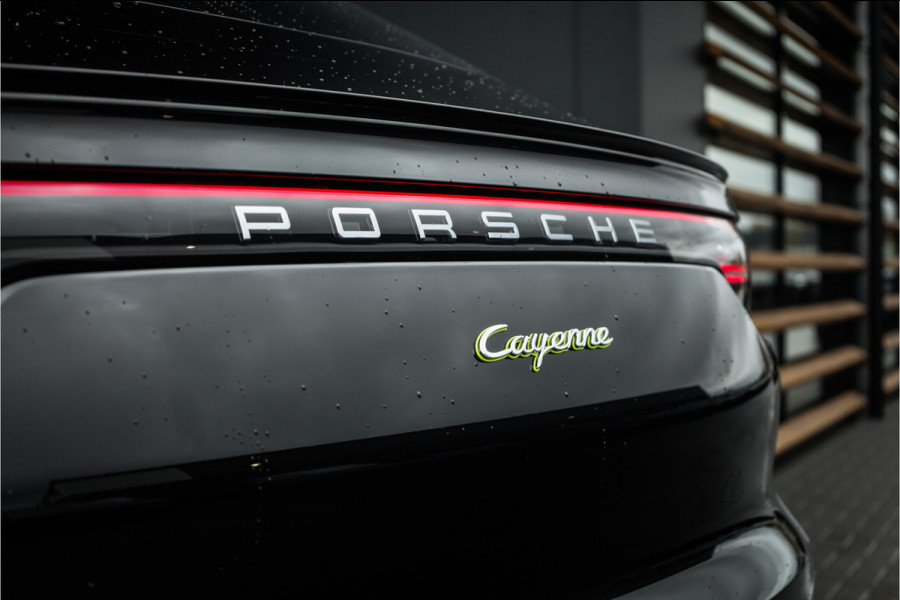 Porsche Cayenne Coupé 3.0 E-Hybrid - Sport Chrono + | Panorama | Stoelverwarming | Camera