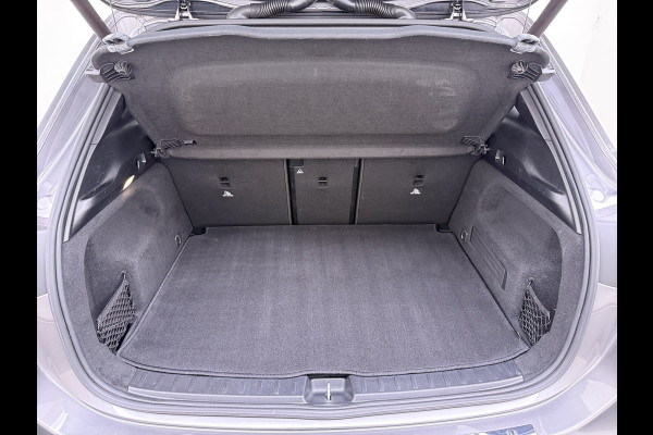 Mercedes-Benz GLA 180 AMG line | Night Sfeer Camera