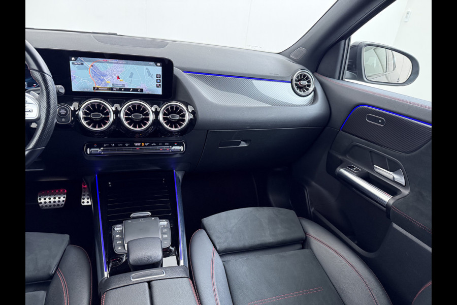 Mercedes-Benz GLA 180 AMG line | Night Sfeer Camera