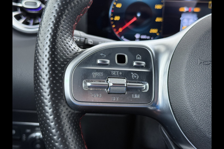 Mercedes-Benz GLA 180 AMG line | Night Sfeer Camera