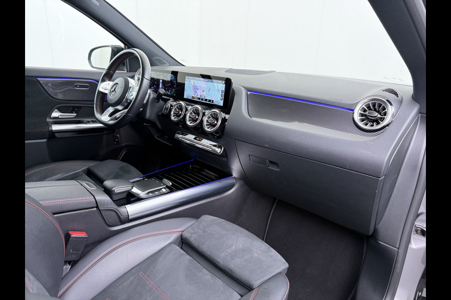 Mercedes-Benz GLA 180 AMG line | Night Sfeer Camera