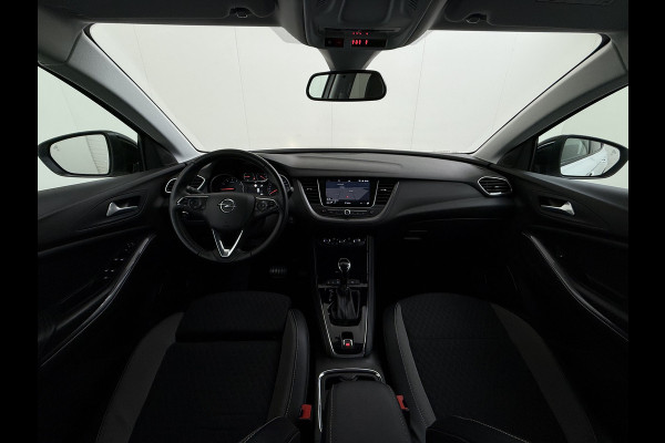 Opel Grandland X T 131PK AUT-8 Trekhaak Navi Camera Ecc Apple Carplay Android Auto Pdc Business Executive Elek.Achterklep Bi-Coulour AGR-Comfort Stoel Lane Assist Isofix Lmv Zwart Dak Keyless Origineel Nederlandse Auto