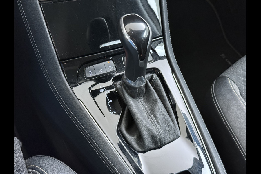 Opel Grandland X T 131PK AUT-8 Trekhaak Navi Camera Ecc Apple Carplay Android Auto Pdc Business Executive Elek.Achterklep Bi-Coulour AGR-Comfort Stoel Lane Assist Isofix Lmv Zwart Dak Keyless Origineel Nederlandse Auto