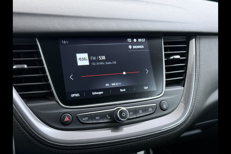 Opel Grandland X T 131PK AUT-8 Trekhaak Navi Camera Ecc Apple Carplay Android Auto Pdc Business Executive Elek.Achterklep Bi-Coulour AGR-Comfort Stoel Lane Assist Isofix Lmv Zwart Dak Keyless Origineel Nederlandse Auto