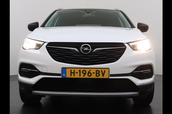 Opel Grandland X T 131PK AUT-8 Trekhaak Navi Camera Ecc Apple Carplay Android Auto Pdc Business Executive Elek.Achterklep Bi-Coulour AGR-Comfort Stoel Lane Assist Isofix Lmv Zwart Dak Keyless Origineel Nederlandse Auto