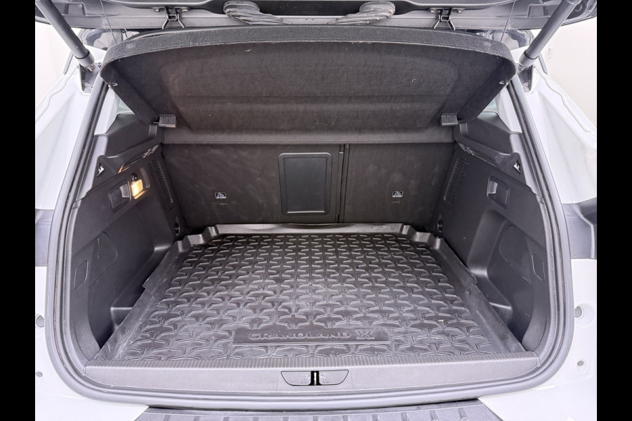 Opel Grandland X T 131PK AUT-8 Trekhaak Navi Camera Ecc Apple Carplay Android Auto Pdc Business Executive Elek.Achterklep Bi-Coulour AGR-Comfort Stoel Lane Assist Isofix Lmv Zwart Dak Keyless Origineel Nederlandse Auto