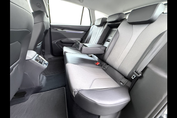 Škoda ENYAQ iV 80 Trekhaak Adap.Cruise 3 Fase Warmtepomp Camera Apple Carplay/Android Auto Navi Ecc Pdc Assistentie+Climate Pakket Led Lmv Stoel+Stuurverwarming Lane Assist File Assistent Bluetooth Isofix Keyless-go Connected services Dodehoek detector 1e Eigenaar Origineel Nederlandse Auto 1.000KG Trekgewicht