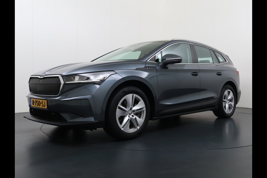 Škoda ENYAQ iV 80 Trekhaak Adap.Cruise 3 Fase Warmtepomp Camera Apple Carplay/Android Auto Navi Ecc Pdc Assistentie+Climate Pakket Led Lmv Stoel+Stuurverwarming Lane Assist File Assistent Bluetooth Isofix Keyless-go Connected services Dodehoek detector 1e Eigenaar Origineel Nederlandse Auto 1.000KG Trekgewicht