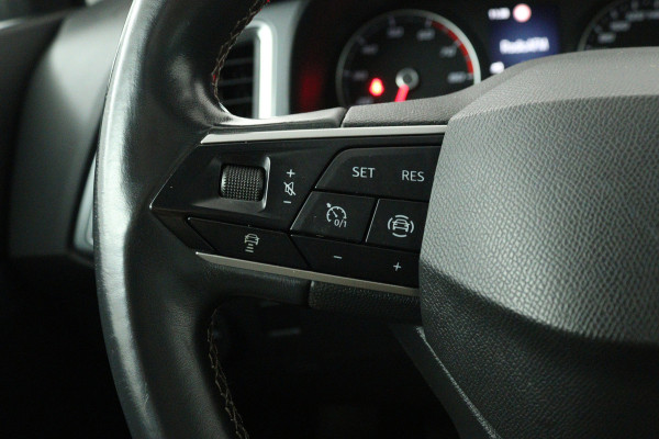 Seat Ateca 1.5 TSI Style Business Intense (PANORAMADAK, TREKHAAK WEGKLAPBAAR, CARPLAY, ACHTERUITRIJCAMERA, CRUISE ADAPTIEF)