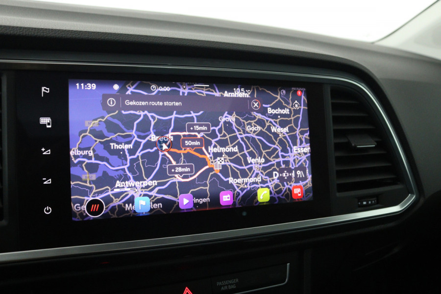 Seat Ateca 1.5 TSI Style Business Intense (PANORAMADAK, TREKHAAK WEGKLAPBAAR, CARPLAY, ACHTERUITRIJCAMERA, CRUISE ADAPTIEF)