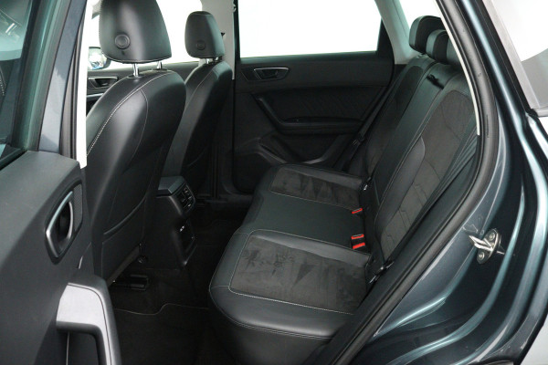 Seat Ateca 1.5 TSI Style Business Intense (PANORAMADAK, TREKHAAK WEGKLAPBAAR, CARPLAY, ACHTERUITRIJCAMERA, CRUISE ADAPTIEF)