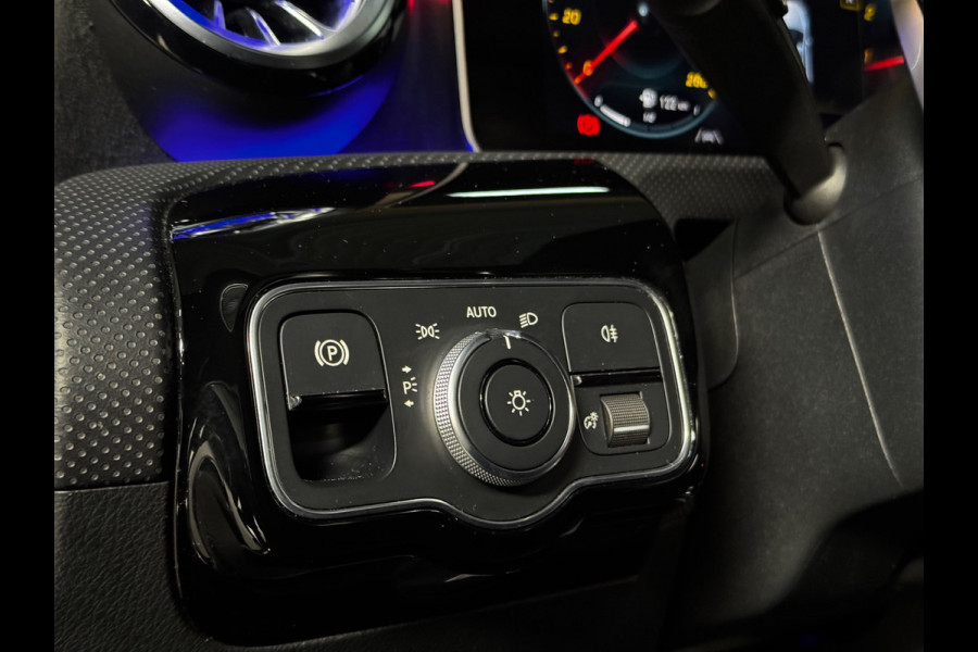 Mercedes-Benz A-Klasse 180 Business Solution AMG PANO|