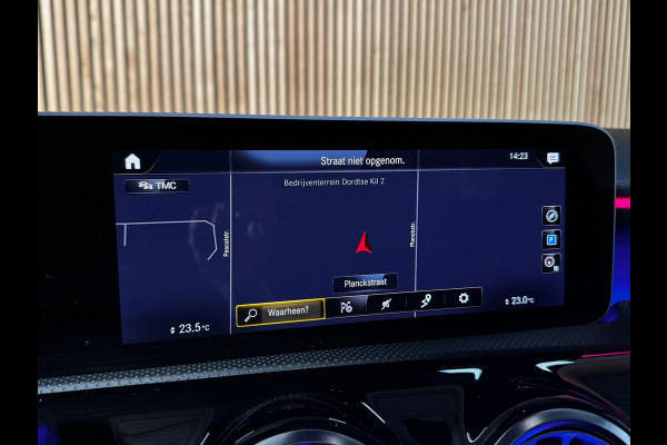 Mercedes-Benz A-Klasse 180 Business Solution AMG PANO|