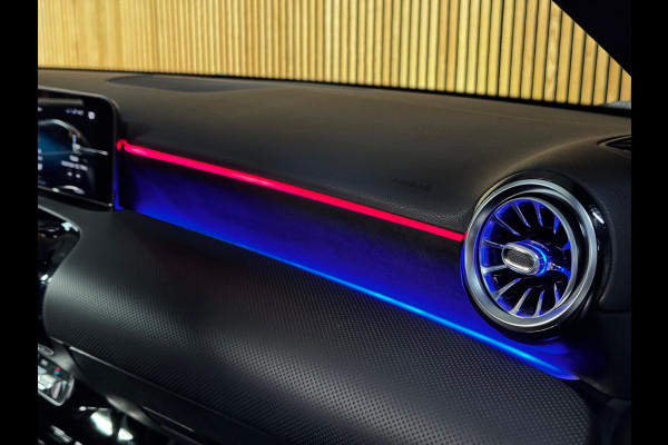 Mercedes-Benz A-Klasse 180 Business Solution AMG PANO|