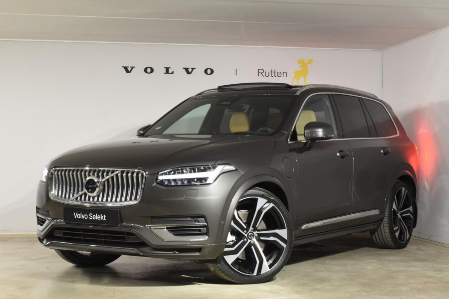 Volvo XC90 T8 455PK Recharge AWD Ultimate Bright / Luchtvering / Bowers & Wilkins / Schuif-kanteldak / 360 Camera / Head Up Display / Nappaleder met ventilatie / Massagefunctie / Gelamineerde zijruiten / 22'' Velgen / Trekhaak /  Stoelverwarming / Stuurverwarming