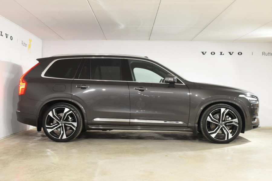 Volvo XC90 T8 455PK Recharge AWD Ultimate Bright / Luchtvering / Bowers & Wilkins / Schuif-kanteldak / 360 Camera / Head Up Display / Nappaleder met ventilatie / Massagefunctie / Gelamineerde zijruiten / 22'' Velgen / Trekhaak /  Stoelverwarming / Stuurverwarming