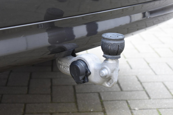 Volvo XC90 T8 455PK Recharge AWD Ultimate Bright / Luchtvering / Bowers & Wilkins / Schuif-kanteldak / 360 Camera / Head Up Display / Nappaleder met ventilatie / Massagefunctie / Gelamineerde zijruiten / 22'' Velgen / Trekhaak /  Stoelverwarming / Stuurverwarming