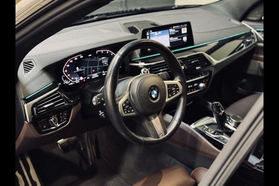 BMW 6 Serie Gran Turismo 630i High Exe. M-Sport | Panorama | Luchtv. | Act.Steering