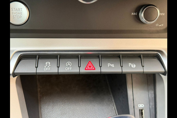 Audi Q3 35 TFSI S Line Pro Line Climate control Cruise LED Stoelverwarming Apple / Android Navi PDC voor/achter