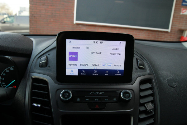 Ford Transit Connect 1.5 EcoBlue L2 Trend / Camera / Trekhaak / Sync 3 / 3 zits