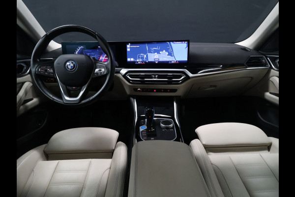 BMW i4 eDrive40 84 kWh [SCHUIFKANTELDAK, ADAPTIVE CRUISE CONTROL, APPLE CARPLAY, ANDROID AUTO, ACHTERUITRIJCAMERA, PDC V+A,STUURVERWARMING, BMW LED, NIEUWSTAAT]