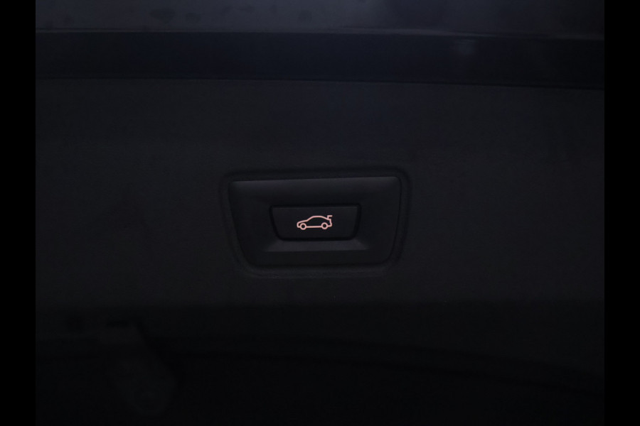 BMW i4 eDrive40 84 kWh [SCHUIFKANTELDAK, ADAPTIVE CRUISE CONTROL, APPLE CARPLAY, ANDROID AUTO, ACHTERUITRIJCAMERA, PDC V+A,STUURVERWARMING, BMW LED, NIEUWSTAAT]