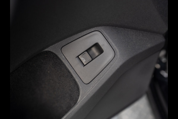 Volkswagen Tiguan 1.5 TSI R-Line Business+ | Trekhaak wegkl. | Elk. A-klep | Side Assist | 20'' | IQ Light | Prijs Rijklaar!!