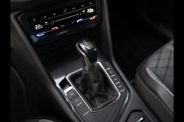 Volkswagen Tiguan 1.5 TSI R-Line Business+ | Trekhaak wegkl. | Elk. A-klep | Side Assist | 20'' | IQ Light | Prijs Rijklaar!!