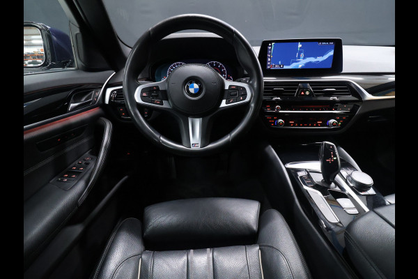 BMW 5 Serie Touring 520i M Sport [SCHUIFKANTELDAK, CRUISE CONTROL, BLUETOOTH TELEFOON, HUD, ACHTERUITRIJCAMERA, PDC V+A, STOELVERWARMING, BMW ADAPTIVE LED, NIEUWSTAAT]