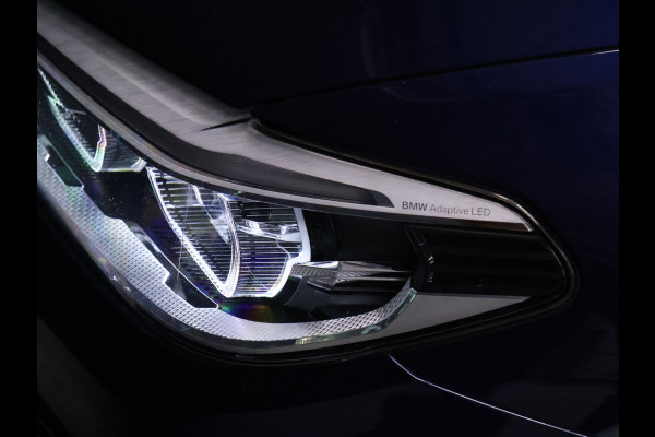 BMW 5 Serie Touring 520i M Sport [SCHUIFKANTELDAK, CRUISE CONTROL, BLUETOOTH TELEFOON, HUD, ACHTERUITRIJCAMERA, PDC V+A, STOELVERWARMING, BMW ADAPTIVE LED, NIEUWSTAAT]