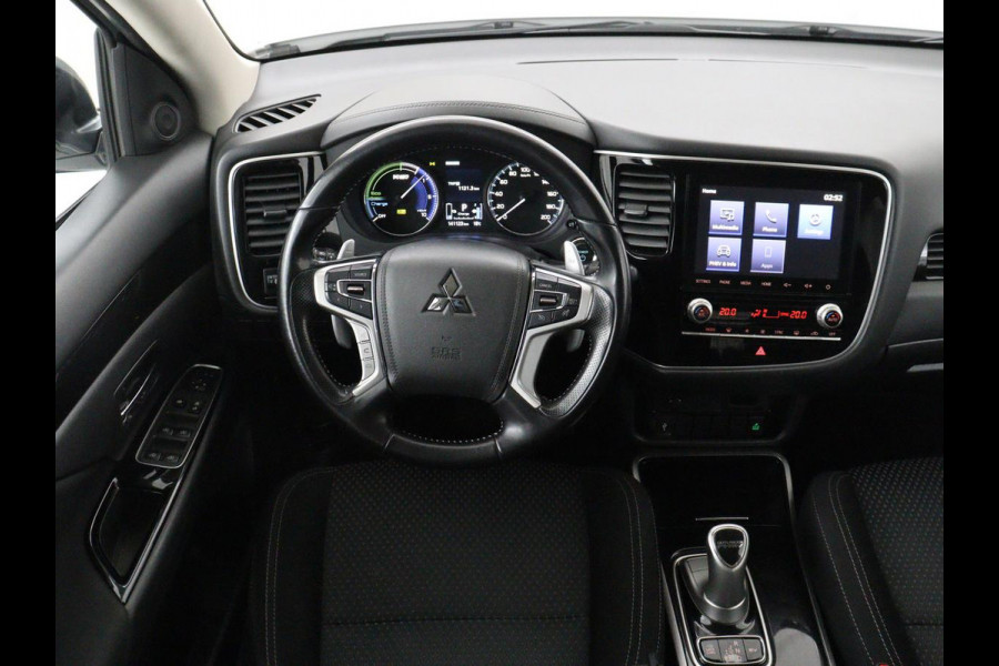 Mitsubishi Outlander 2.4 PHEV Pure | Stoelverwarming | Trekhaak | Camera | Carplay | Keyless | DAB | Cruise control | Bluetooth | Climate control | Plug In