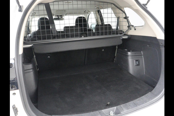 Mitsubishi Outlander 2.4 PHEV Pure | Stoelverwarming | Trekhaak | Camera | Carplay | Keyless | DAB | Cruise control | Bluetooth | Climate control | Plug In