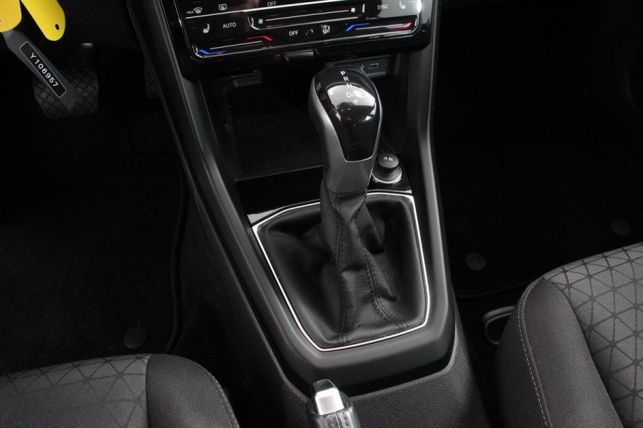 Volkswagen T-Cross 1.0 TSI 110 pk DSG Life Plus | Navigatie | Apple Carplay/Android Auto | Adaptive Cruise Control | Lane Assist | Camera | Parkeersensoren | Stoelverwarming | DAB