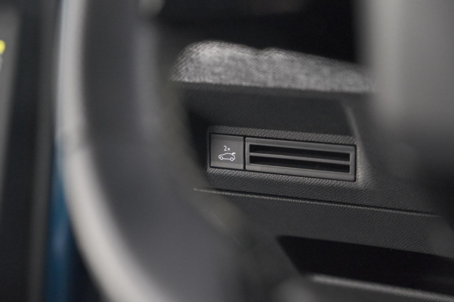 Peugeot 5008 1.2 Hybrid 136 GT | Adaptieve Cruise Control | Camera | Elektrische Kofferklep | Stoelverwarming