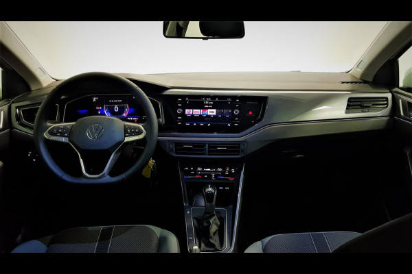 Volkswagen Polo 1.0 TSI DSG Style Nieuw Type | Navigatie | Climate Control | Parkeer sensoren | Cruise control adaptive | Lichtmetalen velgen