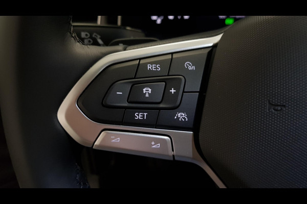 Volkswagen Polo 1.0 TSI DSG Style Nieuw Type | Navigatie | Climate Control | Parkeer sensoren | Cruise control adaptive | Lichtmetalen velgen