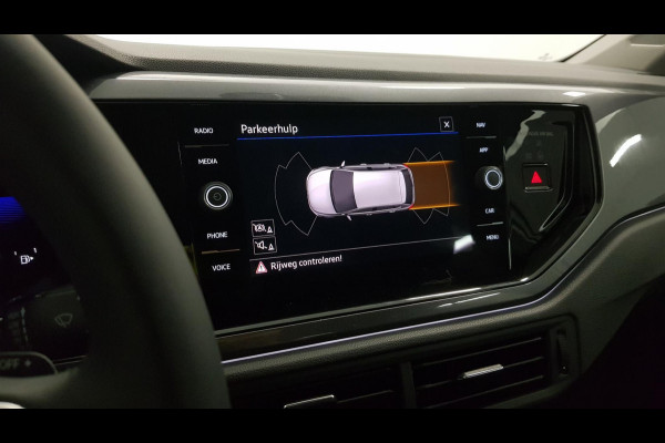 Volkswagen Polo 1.0 TSI DSG Style Nieuw Type | Navigatie | Climate Control | Parkeer sensoren | Cruise control adaptive | Lichtmetalen velgen