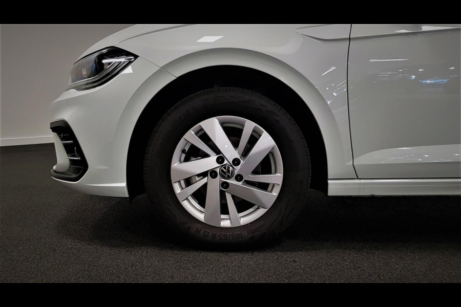 Volkswagen Polo 1.0 TSI DSG Style Nieuw Type | Navigatie | Climate Control | Parkeer sensoren | Cruise control adaptive | Lichtmetalen velgen