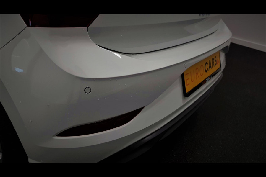 Volkswagen Polo 1.0 TSI DSG Style Nieuw Type | Navigatie | Climate Control | Parkeer sensoren | Cruise control adaptive | Lichtmetalen velgen