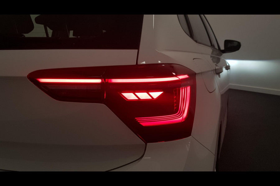 Volkswagen Polo 1.0 TSI DSG Style Nieuw Type | Navigatie | Climate Control | Parkeer sensoren | Cruise control adaptive | Lichtmetalen velgen