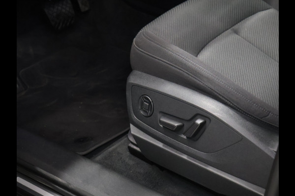 Audi e-tron 55 quattro Advanced edition 95 kWh [MEMORY SEATS, APPLE CARPLAY, ANDROID AUTO, CRUISE CONTROL, PDC V+A, STUURVERWARMING, STOELVERWARMING, NIEUWSTAAT]