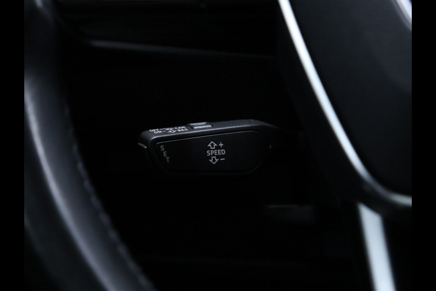 Audi e-tron e-tron 55 quattro 95 kWh [LUCHTVERING, MEMORY SEATS, APPLE CARPLAY, ANDROID AUTO, CRUISE CONTROL, ACHTERUITRIJCAMERA, PDC V+A, STOEVERWARMING, NIEUWSTAAT]